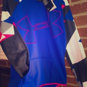 **NWT** Under Armour hoodie ** NWT **